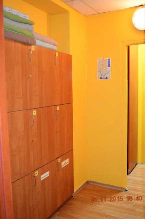 Honey Hostel Krasków Eksteriør bilde