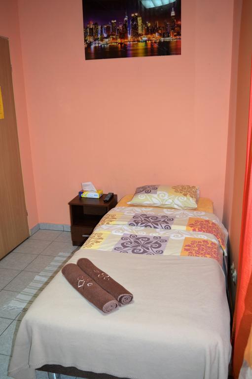 Honey Hostel Krasków Rom bilde