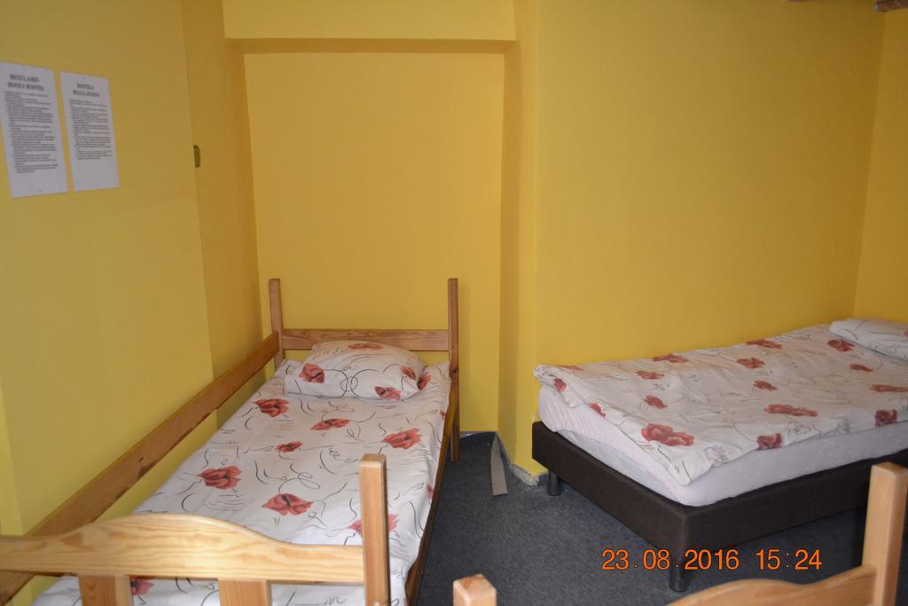 Honey Hostel Krasków Eksteriør bilde